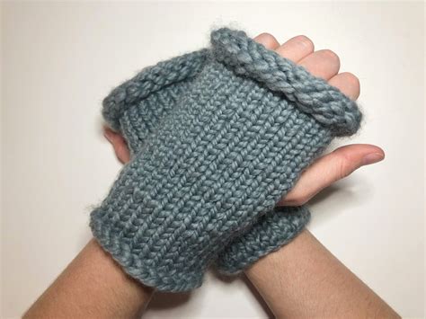 learn  loom knit fingerless gloves tutorial ems fiber arts