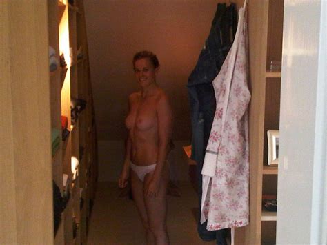 formula 1 driver susie wolff private nude pics leaked online