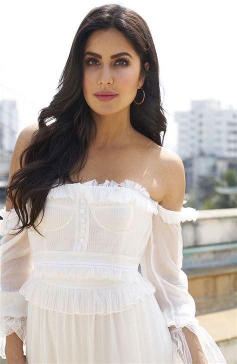 Pin By 퀸 ♏️ On Katrina Kaif Katrina Kaif White Dress Indian Celebrities
