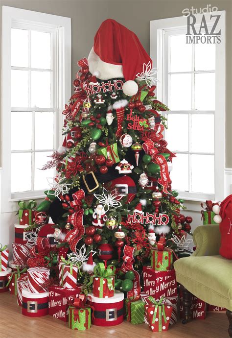 gorgeous santas  christmas tree ideas sweetyhomee