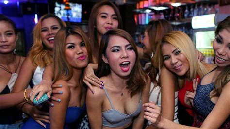thailand pattaya walking street nightlife pattaya cheap bar girls pattaya cheap hotels