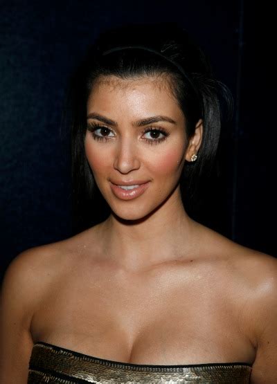 kim kardashian s throwback photo from 2007 has fans doing a double take