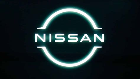 asi es el nuevo logo de nissan en algunos modelos estara iluminado