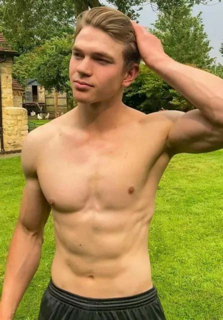 Shirtless Male Muscular Jock Blond Fit College Man Hunk Beefcake Photo