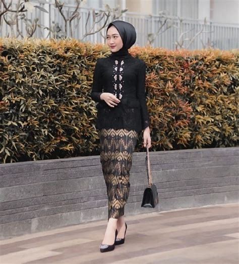 Inspirasi Model Kebaya Muslim Khas Bali Untuk Kondangan Sexiz Pix