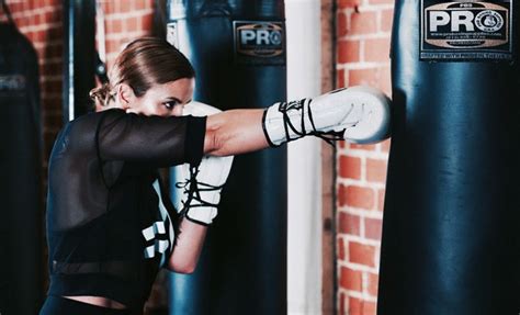 The Kickass Workout That S All Over Your Instagram Feed Fabfitfun