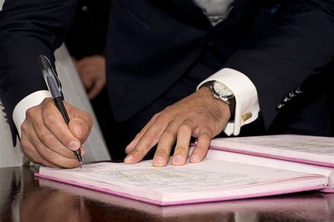 parafka  podpis jakie sa roznice czy podpis musi byc czytelny kruczekpl
