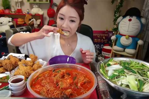 Mukbang Eating Broadcasts Destigmatize Eating Solo Phillyvoice