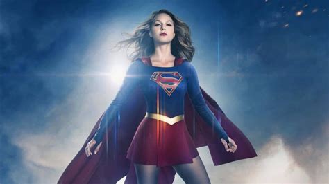 supergirl troque sa jupe pour des collants dans la saison 5 premiere fr