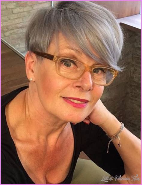 Short Hairstyles For Women Over 50 With Glasses