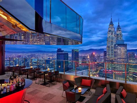 Of Twin Towers Views Bespoke Cocktails And Dancing Desserts At Sky51