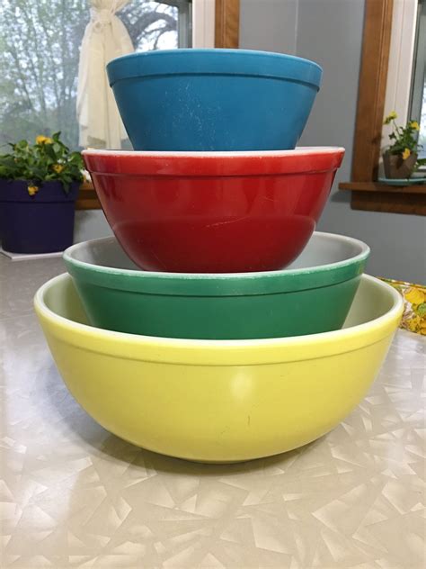 Original Primary Color Pyrex Mixing Bowl Set C1950 In