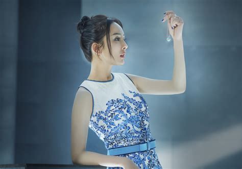 Yang Mi Is The New Face Of Piaget Possession杨幂与伯爵联手打造新宣传短片 新版