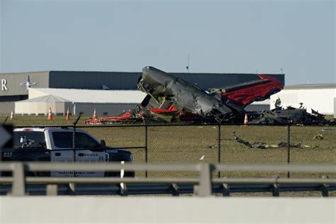 aircraft collide crash  dallas air show