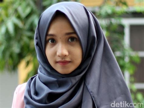 Foto 6 Mahasiswi Berparas Ayu Peserta Hijab Hunt 2016 Dari Yogyakarta
