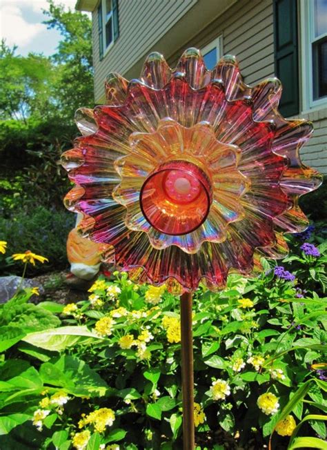 Awesome 99 Diy Awesome And Interesting Ideas Glass Art For Garden