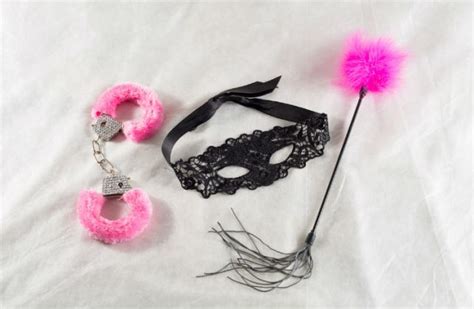 cadouri sexy pentru barbati si femei sex shop online