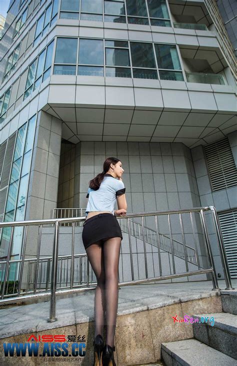 Aiss爱丝第61期 长腿女警cosplay制服诱惑 64p 秀人网