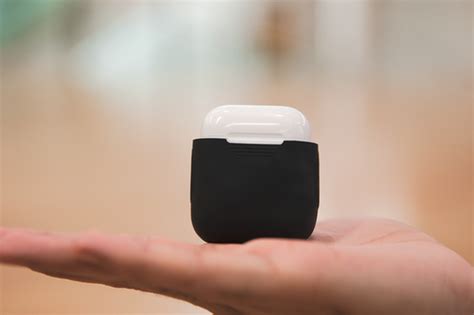 heres  kickstarter  adds wireless charging   airpods case laptrinhx
