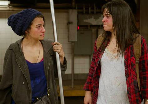 5 scenes from ‘broad city to show you why you should be watching comedy central s new series