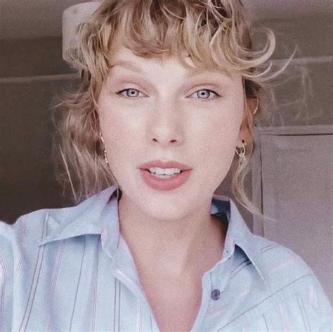very cute new taylor swift photos sexy messed up hair