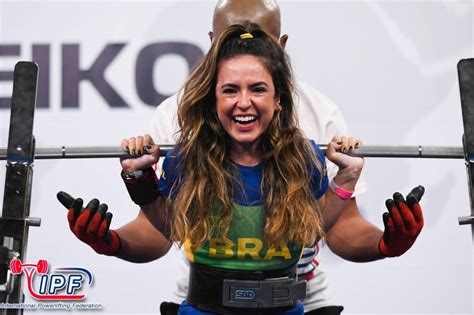 atual campea brasileira mayara rocha disputara sul americano de powerlifting esta semana em