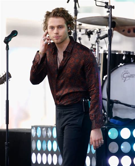 Sexy Luke Hemmings Pictures Popsugar Celebrity Uk Photo 23