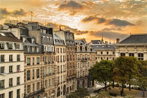 airbnb hosts  paris    register  property beginning december  paris