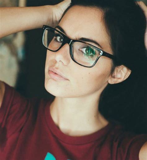 hot girls wearing glasses 30 pics
