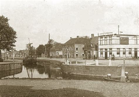 fotos van oud winschoten het oude winschoterdiep  er nog rechts loopt de trekweg nu de