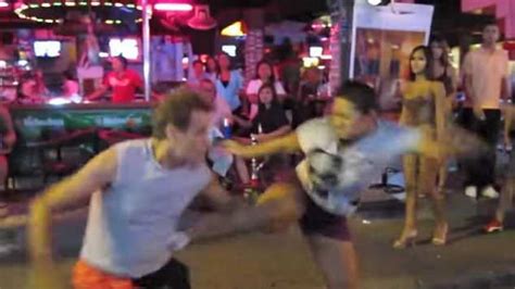 Tourists Better Treat Thai Girls In Pattaya’s Red Light