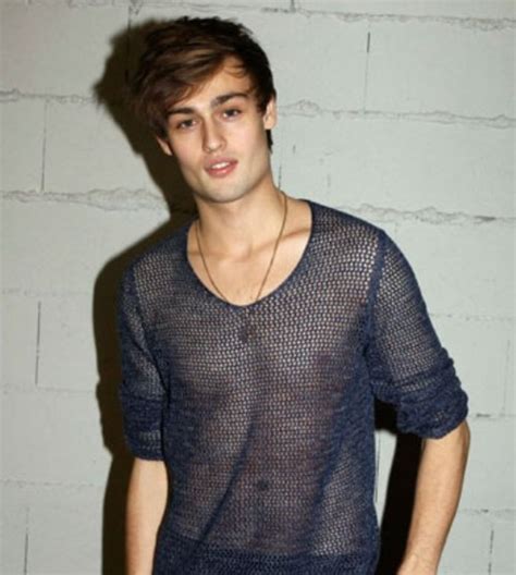 douglas booth exposes his muscle body porn male celebrities