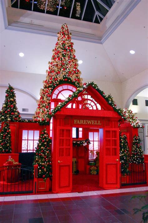 mall christmas displays google search christmas stage christmas