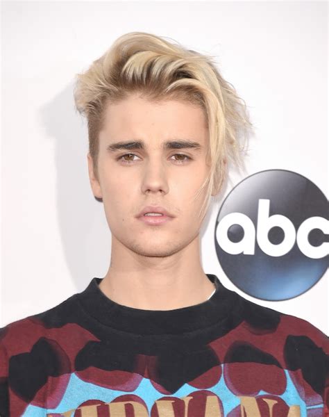 is justin bieber s platinum blonde hair real his new look is a