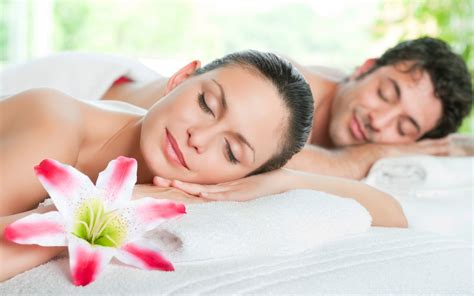 four hands massage best spa for dubai dream spa