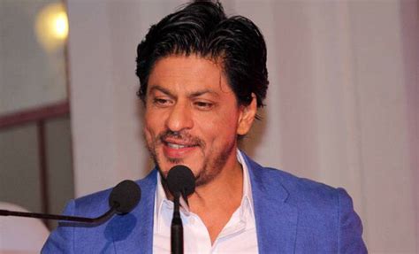 Shah Rukh Khan Misses Distributing Sweets On His Birthday