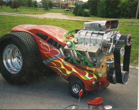 like ed big daddy roth i could see rat fink driving this big daddy ed roth cars
