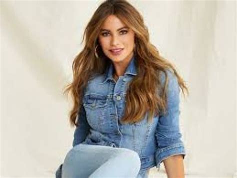 Sofia Vergara Stunning For Walmart Jeans 2020 3 Nude