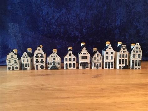 klm huizen complete serie van  klm huisjes uitgegeven  de business class aardewerk