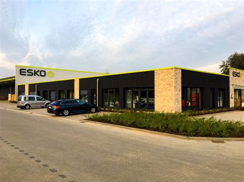 esko opens  flexo platemaking facility complete  unique customer experience center finat