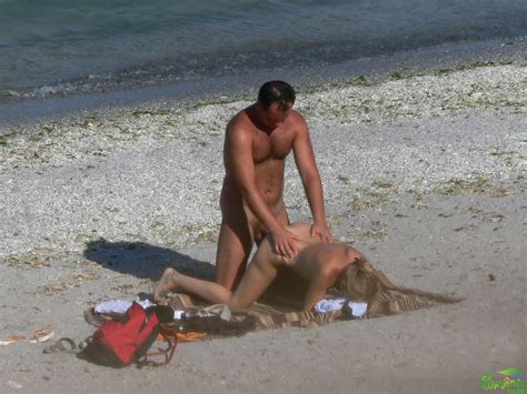 Rbf03  In Gallery Couple Caught Fucking On The Beach