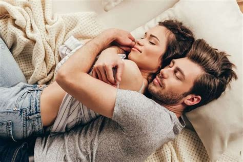 7 Obvious Signs That A Girl Wants To Sleep With You