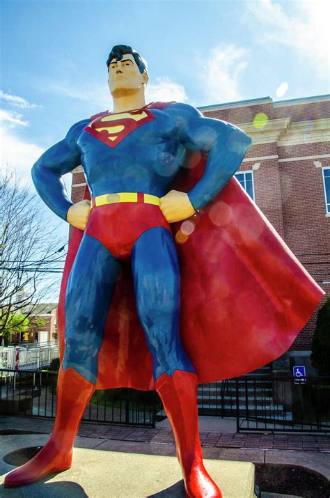 superman statue  metropolis ill   head  viral photo