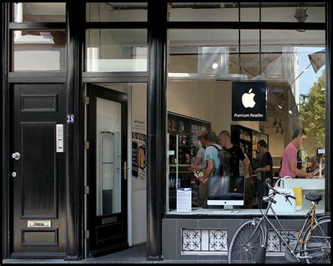 apple store   town  utrecht   netherlands esox lucius flickr
