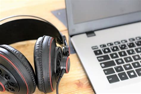 headphones  working  laptop troubleshooting guide headphonesty