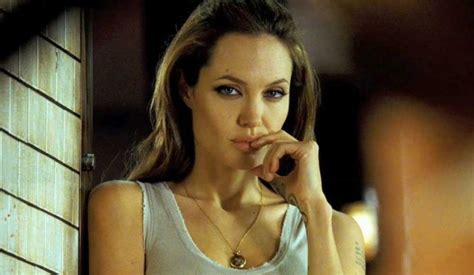 Angelina Jolie Kimdir En Yi Unutulmaz Filmleri Listesi Paratic