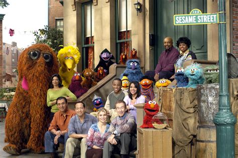Veteran ‘sesame Street’ Actors To Meet With Producers Over