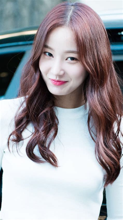 kpop idol momo asian beauty kpop girls celebrities korea glitter