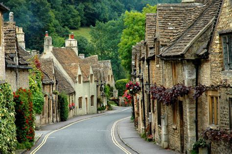 road  heart  england  cotswolds stow   wold