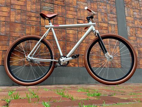 custom vanmoof fiets met gates carbondrive tandriem beltdrive urban bicycle retro bike